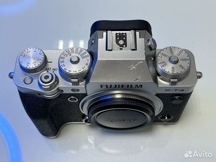 Беззеркальный фотоаппарат Fujifilm X-T4