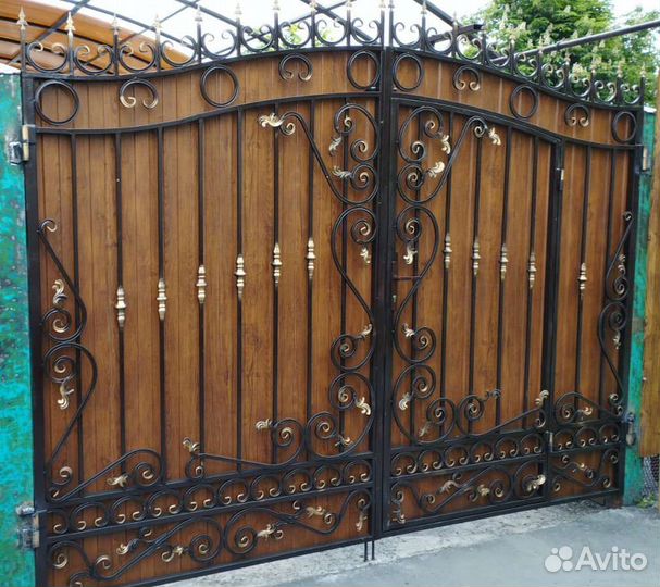 Ворота Кованые арт 44. Профлист под дерево