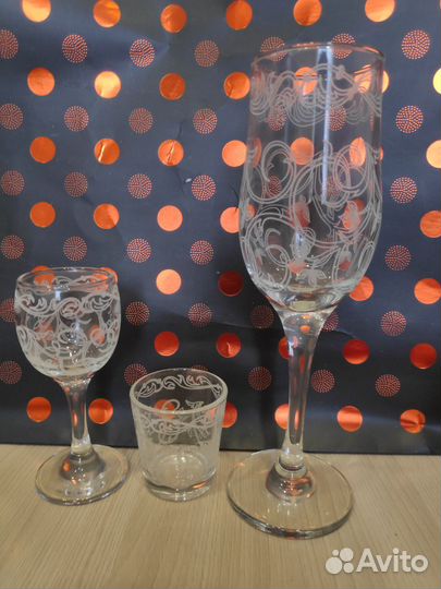 Бокалы, рюмки, стопки