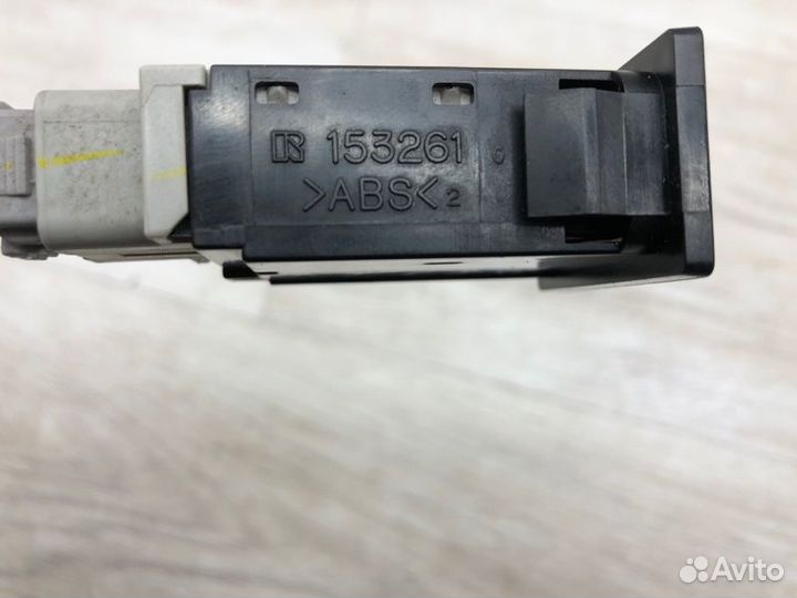 Кнопка обогрева сидений Toyota Corolla Verso