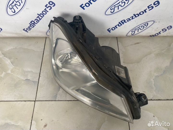 Фара передняя правая Mercedes-Benz C-Class W204