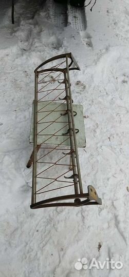 Вешалка настенная в прихожую