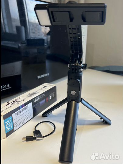 Монопод для телефона с подсветкой и пультом