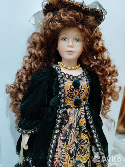 Кукла фарфоровая коллекционная