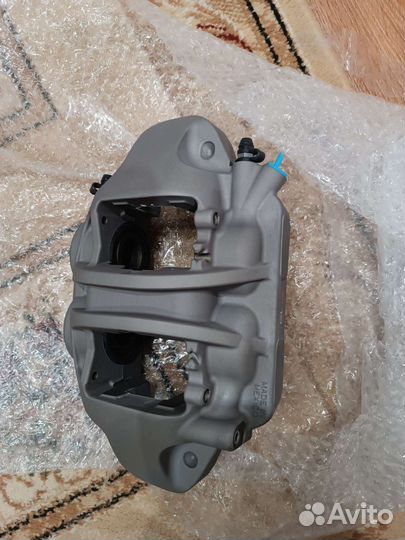 Суппорт тормозной перед левый/правый Audi Q5 2017