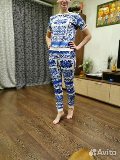 Продам новый костюм