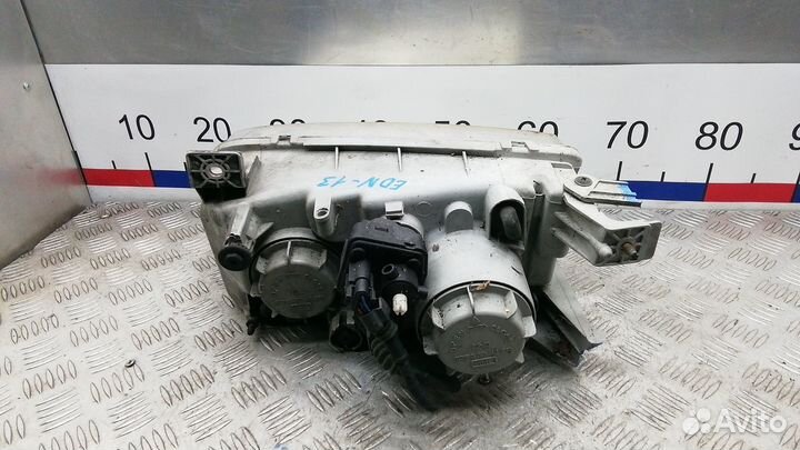 Фара Hyundai Trajet (1999-2008)