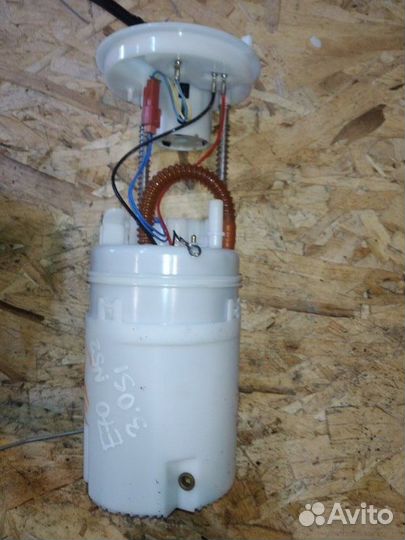 Топливный насос с датчиком уровня правый Bmw X5