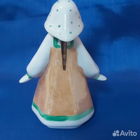 Статуэтка фарфор 