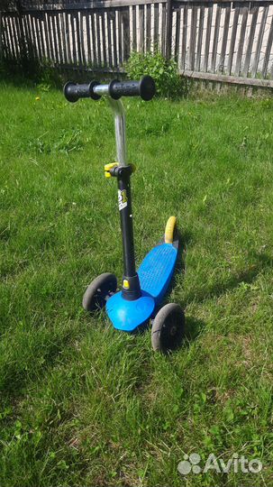 Самокат детский трехколесный