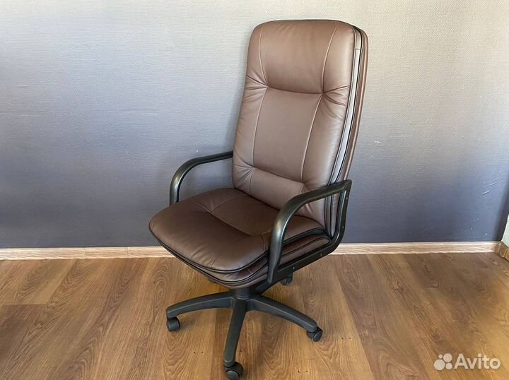 Офисное кресло. Гарантия 1 год