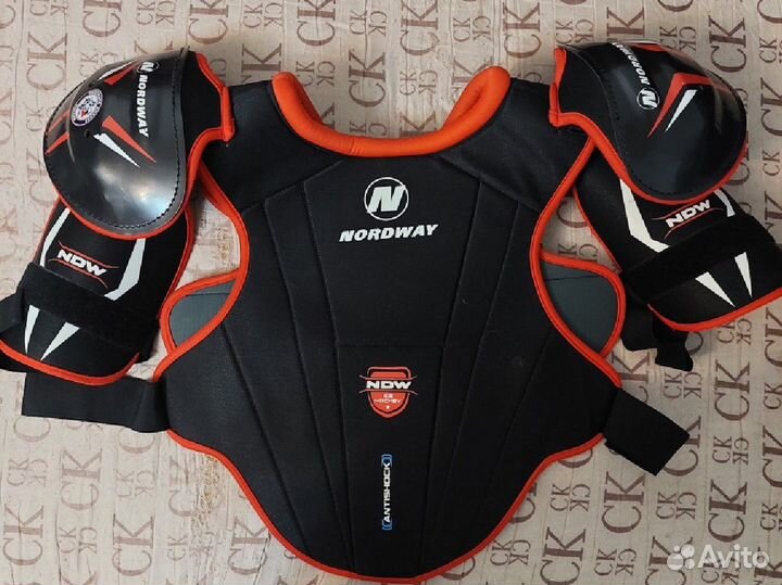 Нагрудник хоккейный взрослый xl