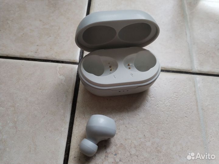 Беспроводные наушники jbl