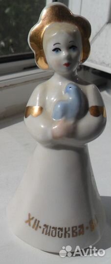 Фарфоровая статуэтка лфз