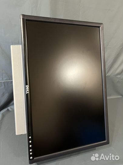 Монитор Dell 24. С динамиками