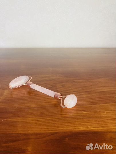 Массажер для лица роллер скребок гуаша