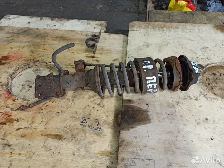 Стойки передние Kia Rio 2000 - 2002