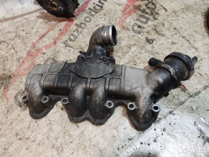 Коллектор впускной Volkswagen Passat B3 1.6D