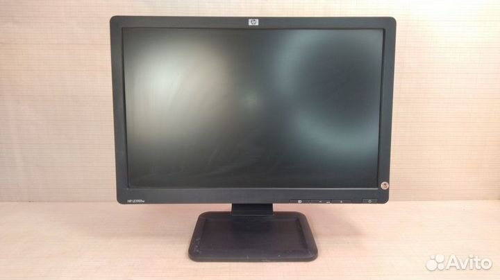 Монитор б/у 19