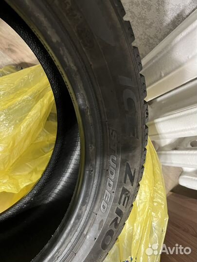 Pirelli Ice Zero 225/45 R17 94T