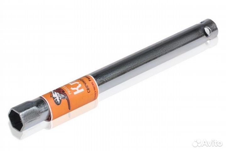 Ключ свечной трубчатый с резиновым фиксатором 16*2