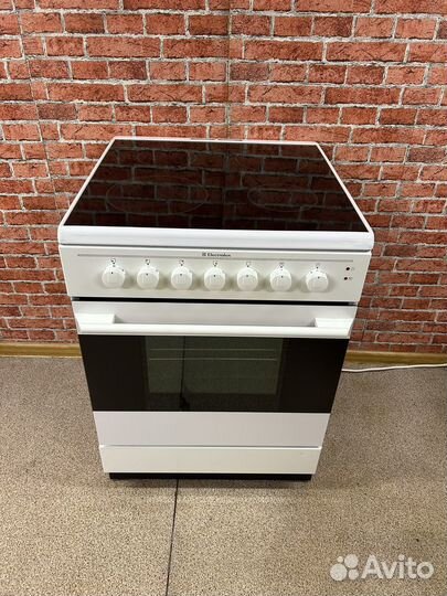 Плита электрическая Electrolux привезу подключу