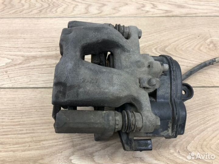 Суппорт тормозной задний левый Audi A4 S-Line B9 1