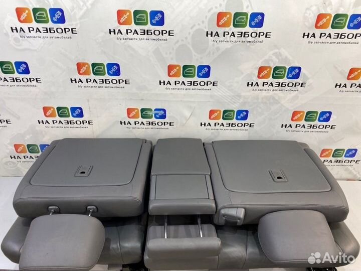 Комплект сидений Toyota Land Cruiser 200 2UZ-FE