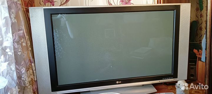 Телевизор LG 42 дюйма