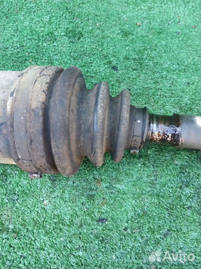 Привод (полуось) Mitsubishi Grandis