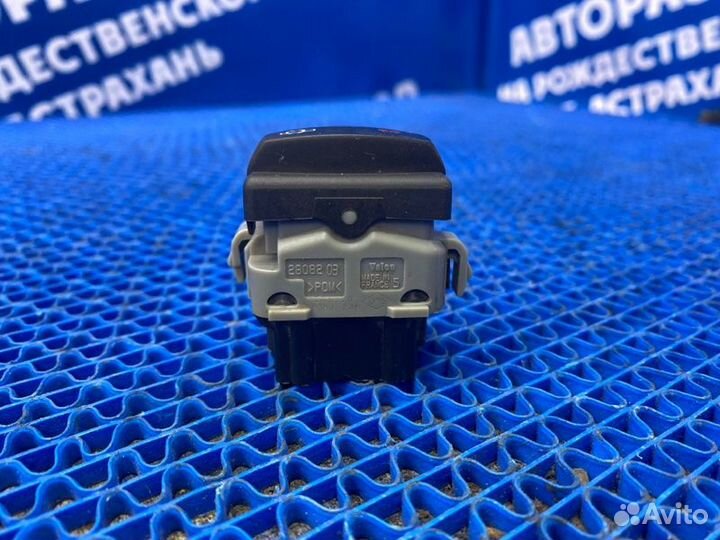 Кнопка центрального замка Renault Symbol 2 K4M