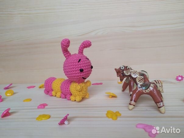 Гусеничка (вязанная игрушка)