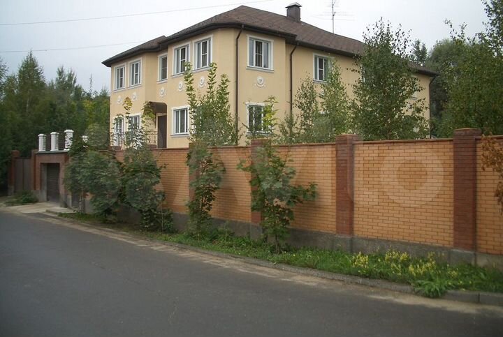 Коттедж 443 м² на участке 17 сот.