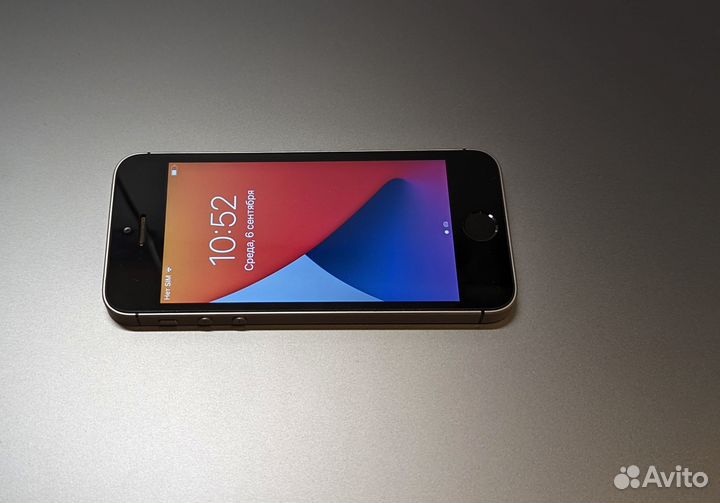 Apple iPhone SE 32 GB 2016