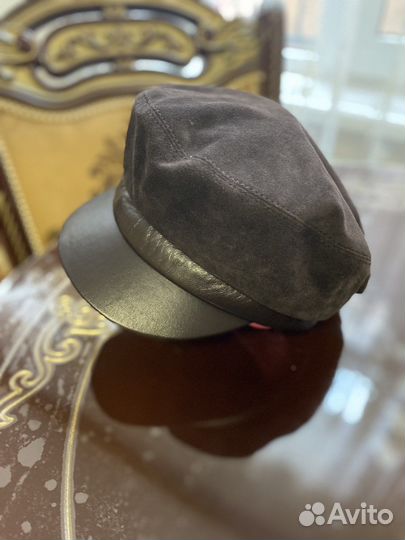Кепка кожаная женская
