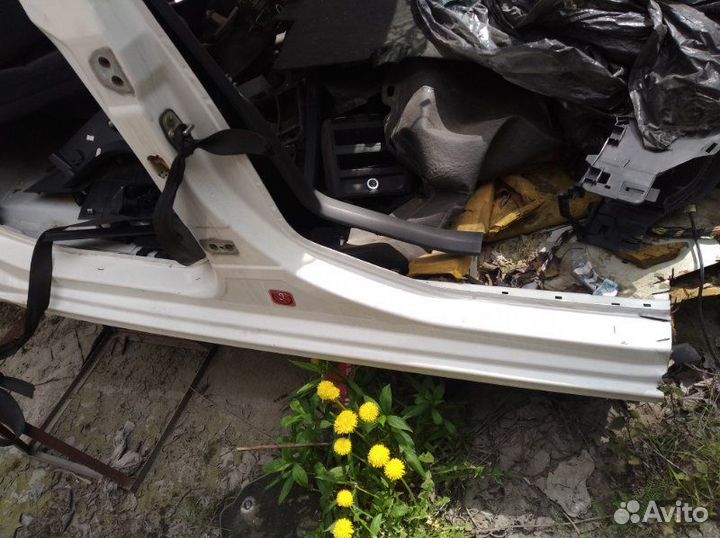 Кузов по частям Citroen C4 седан 1.6 I 2014