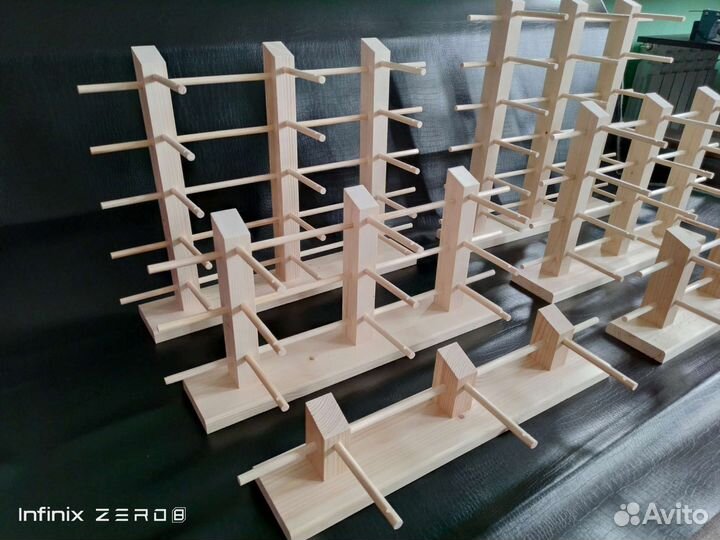 Подставки для очков из дерева