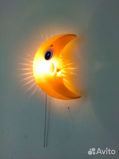 Светильник и часы для детской