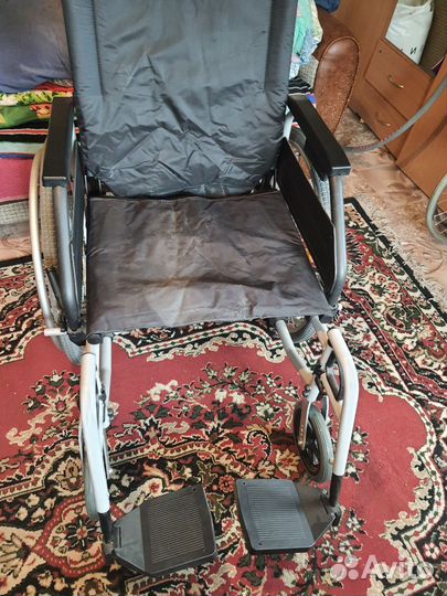 Продаю инвалидную коляску