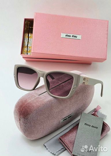 Солнцезащитные очки женские Miu Miu