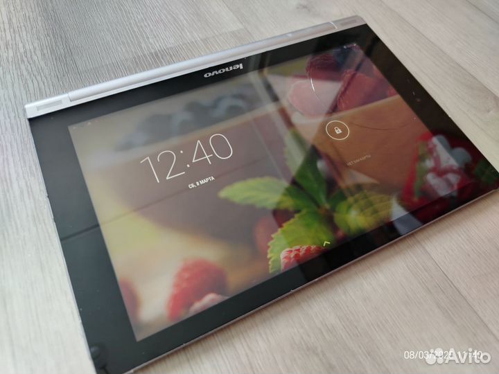 Планшет Lenovo B8000-H