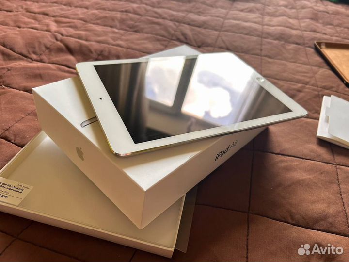 Apple iPad Air A1475 64GB, 3G, LTE, Silver