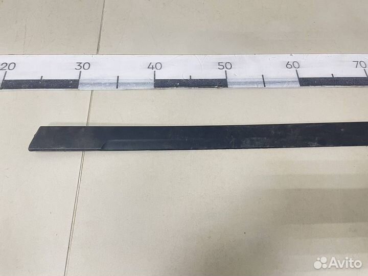 Молдинг задней левой двери Volkswagen Tiguan 2017