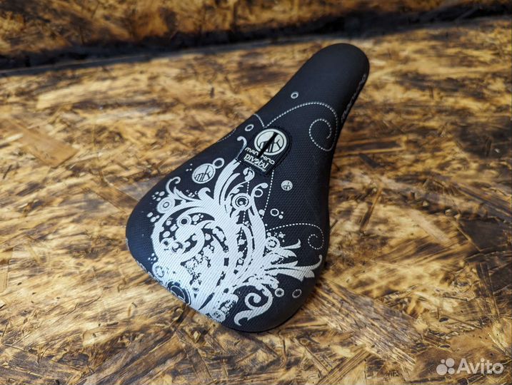 Седло Mankind Mid