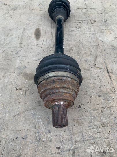 Привод передний левый Volkswagen Jetta 5 2.0 BVY