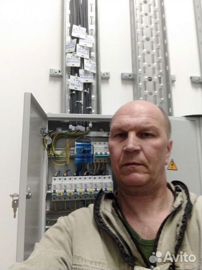 Электромонтажник