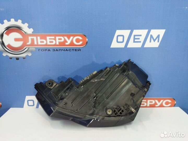 Фара правая Audi A6