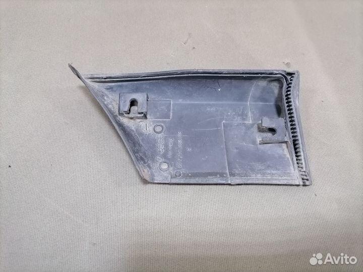 Молдинг крыла перед.прав.Volkswagen Passat B3 1990