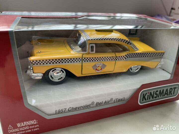 Модель автомобиля Kinsmart новые