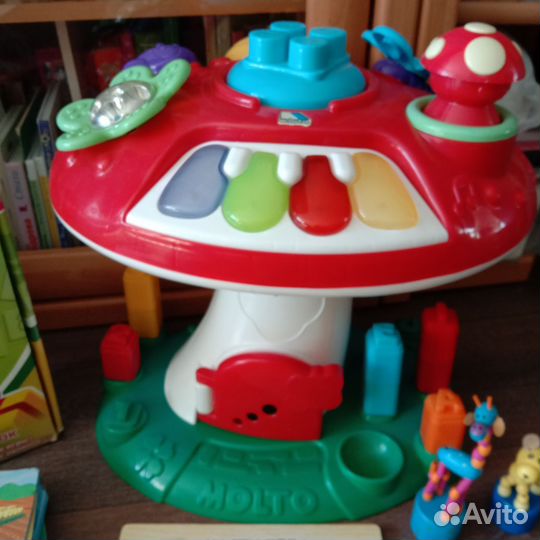 Развивающие игрушки и книги